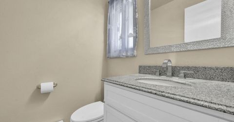 870 E Huffaker Lane, Reno, NV 89511 Photo