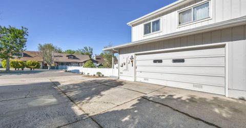 870 E Huffaker Lane, Reno, NV 89511 Photo