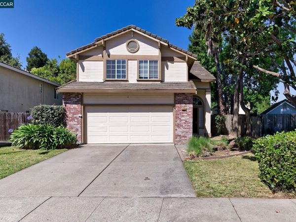 418 Stoneybrook Ln, Vacaville, CA 95687