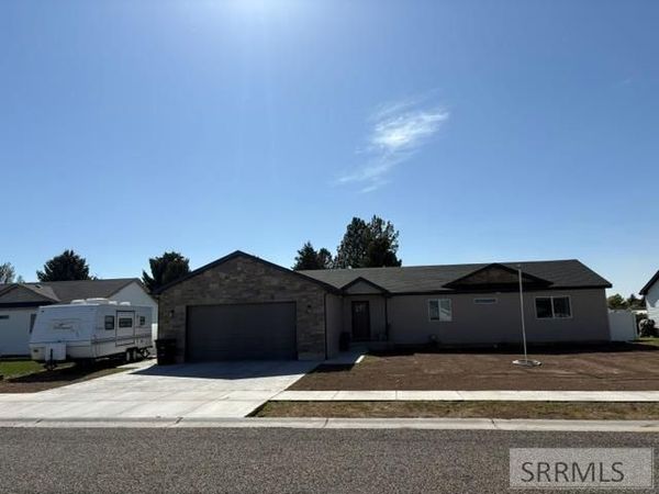 2572 Baylor Drive, AMMON, ID 83406