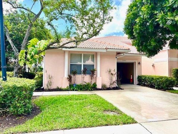 2450 S Coral Trace Cir , Delray Beach, FL 33445