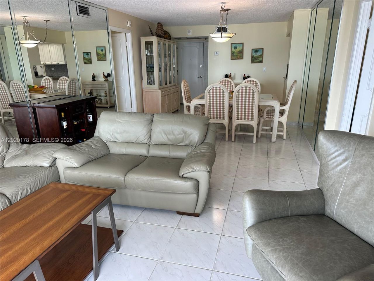6039 Collins Ave, Unit 924, Miami Beach, FL 33140 Photo
