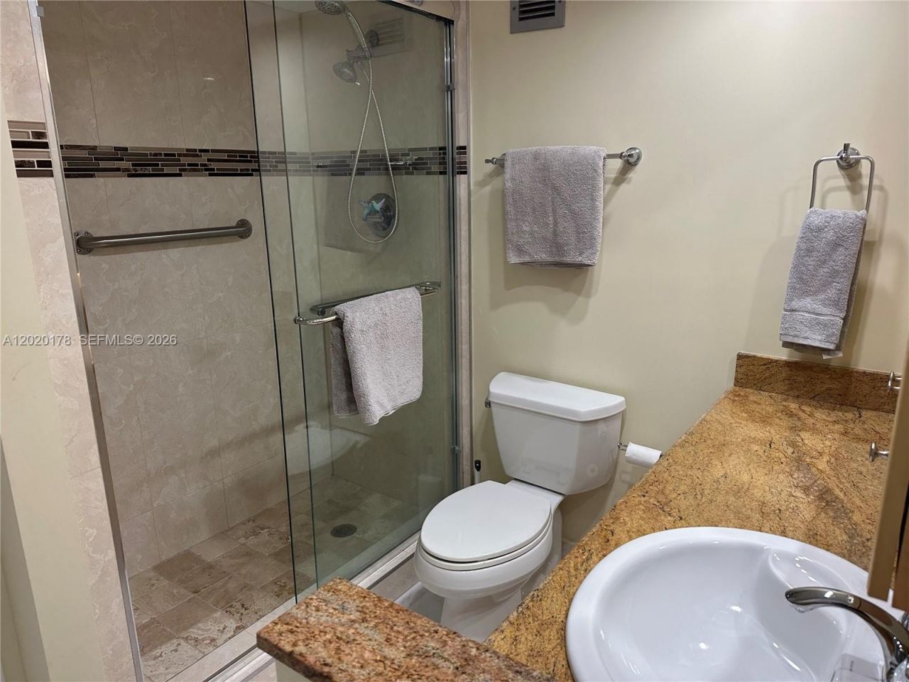 6039 Collins Ave, Unit 924, Miami Beach, FL 33140 Photo