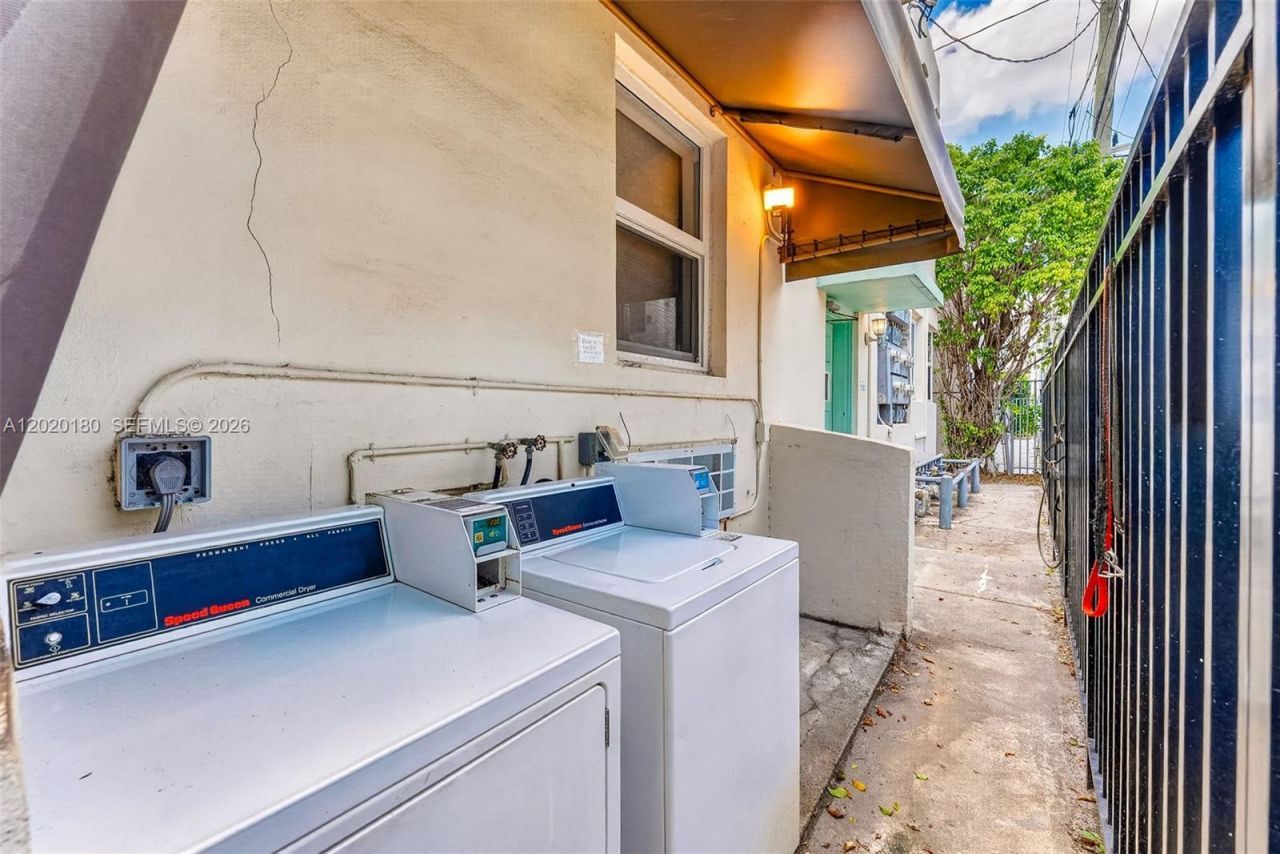 1027 Euclid Ave, Unit 8, Miami Beach, FL 33139 Photo