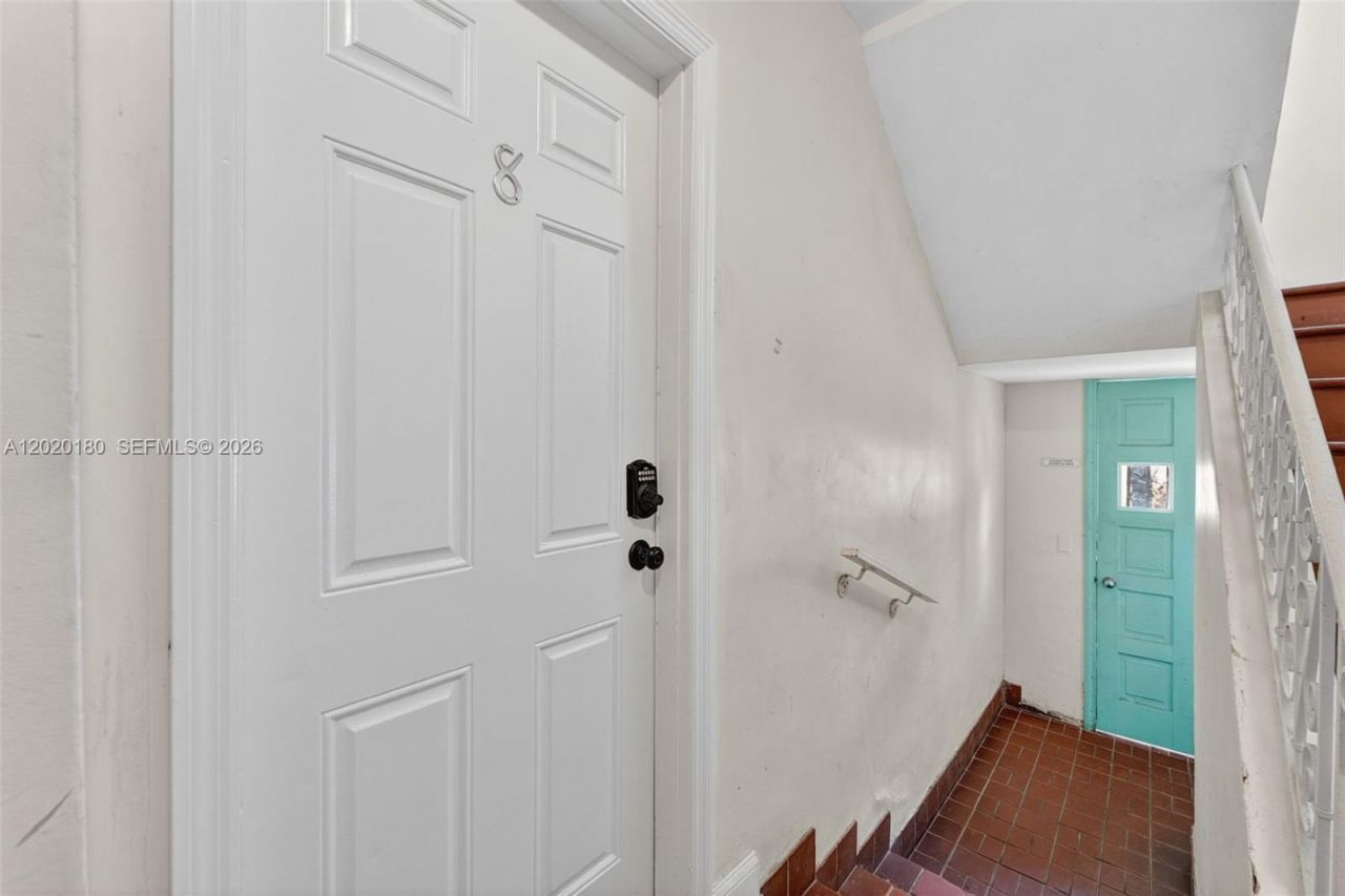 1027 Euclid Ave, Unit 8, Miami Beach, FL 33139 Photo