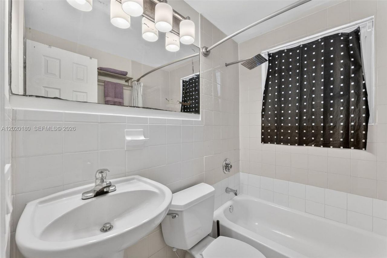1027 Euclid Ave, Unit 8, Miami Beach, FL 33139 Photo