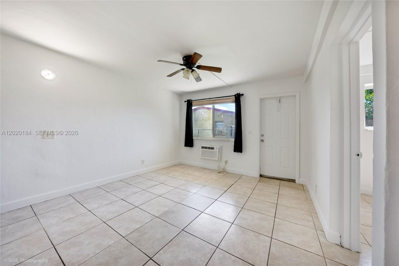 1124 NW 2nd St, Unit 2, Fort Lauderdale, FL 33311 Photo