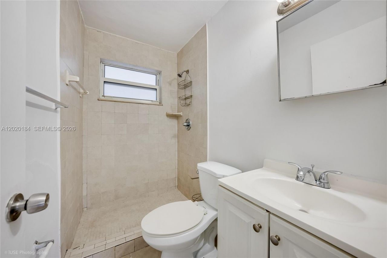 1124 NW 2nd St, Unit 2, Fort Lauderdale, FL 33311 Photo