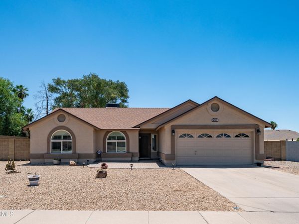 6737 E INGRAM Street, Mesa, AZ 85205