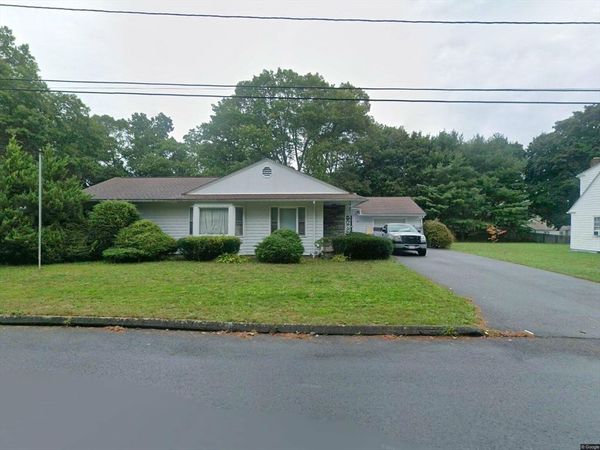 24 Highland Ter, Taunton, MA 02780