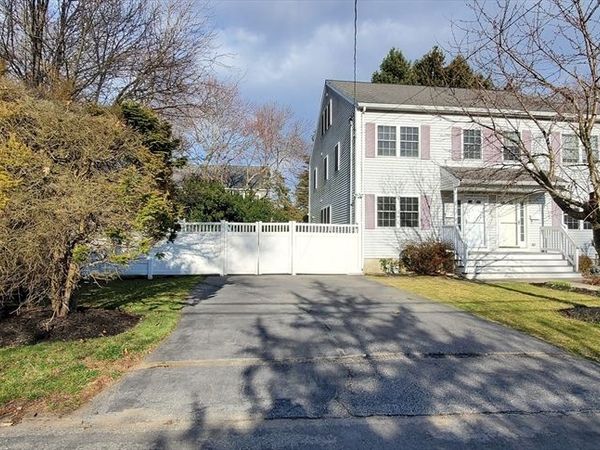 11 Highlandview Ave, Unit 11, Winchester, MA 01890