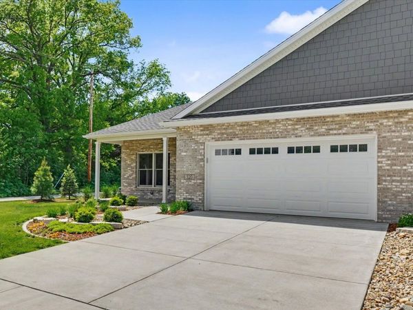 520 S 6th Street , Fairbury, IL 61739