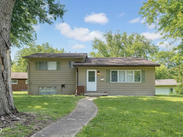 3042 Fairlawn Drive , Columbus, IN 47203