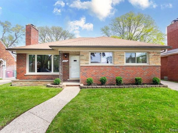 16115 Veronica Avenue, Eastpointe, MI 48021