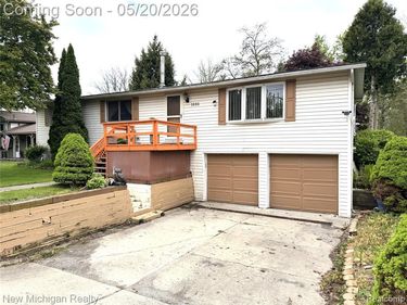 1004 Pelham Boulevard, Waterford Twp, MI 48328