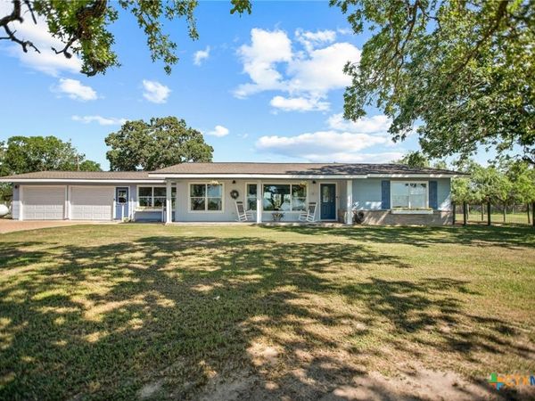 346 E Fm 884, Yorktown, TX 78164