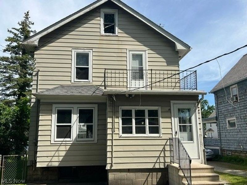 335 Oxford Avenue, Elyria, OH 44035 Photo 2