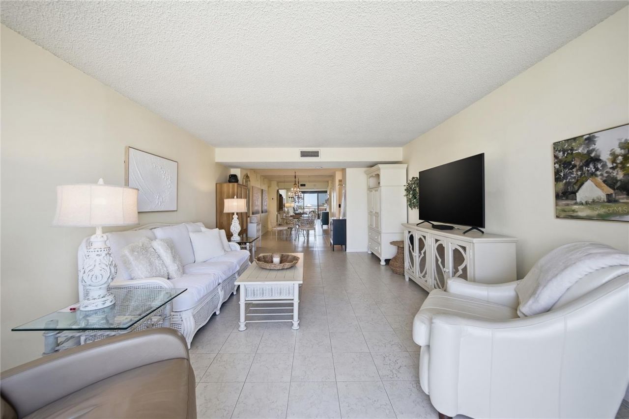 1 Key Capri, Unit 603W, Treasure Island, FL 33706 Photo