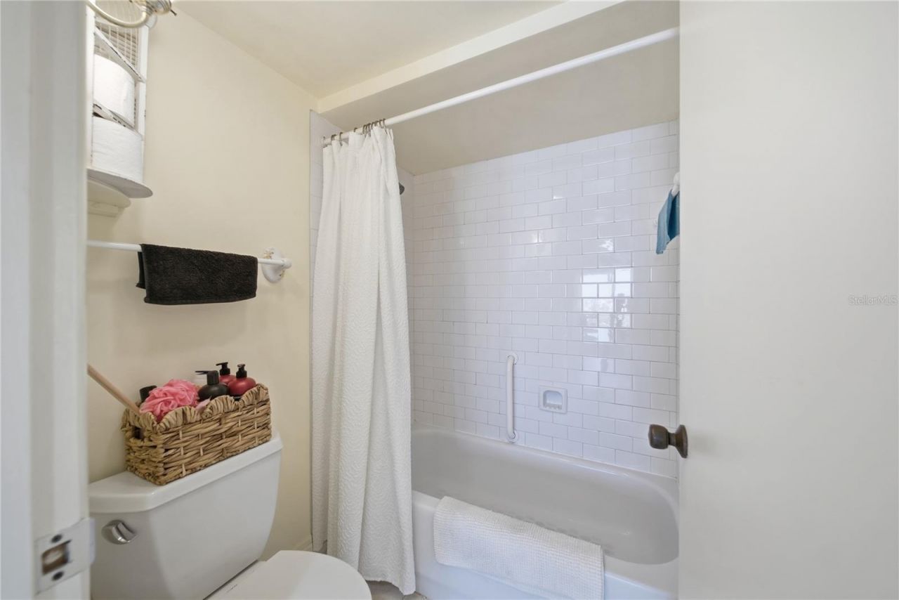 1 Key Capri, Unit 603W, Treasure Island, FL 33706 Photo