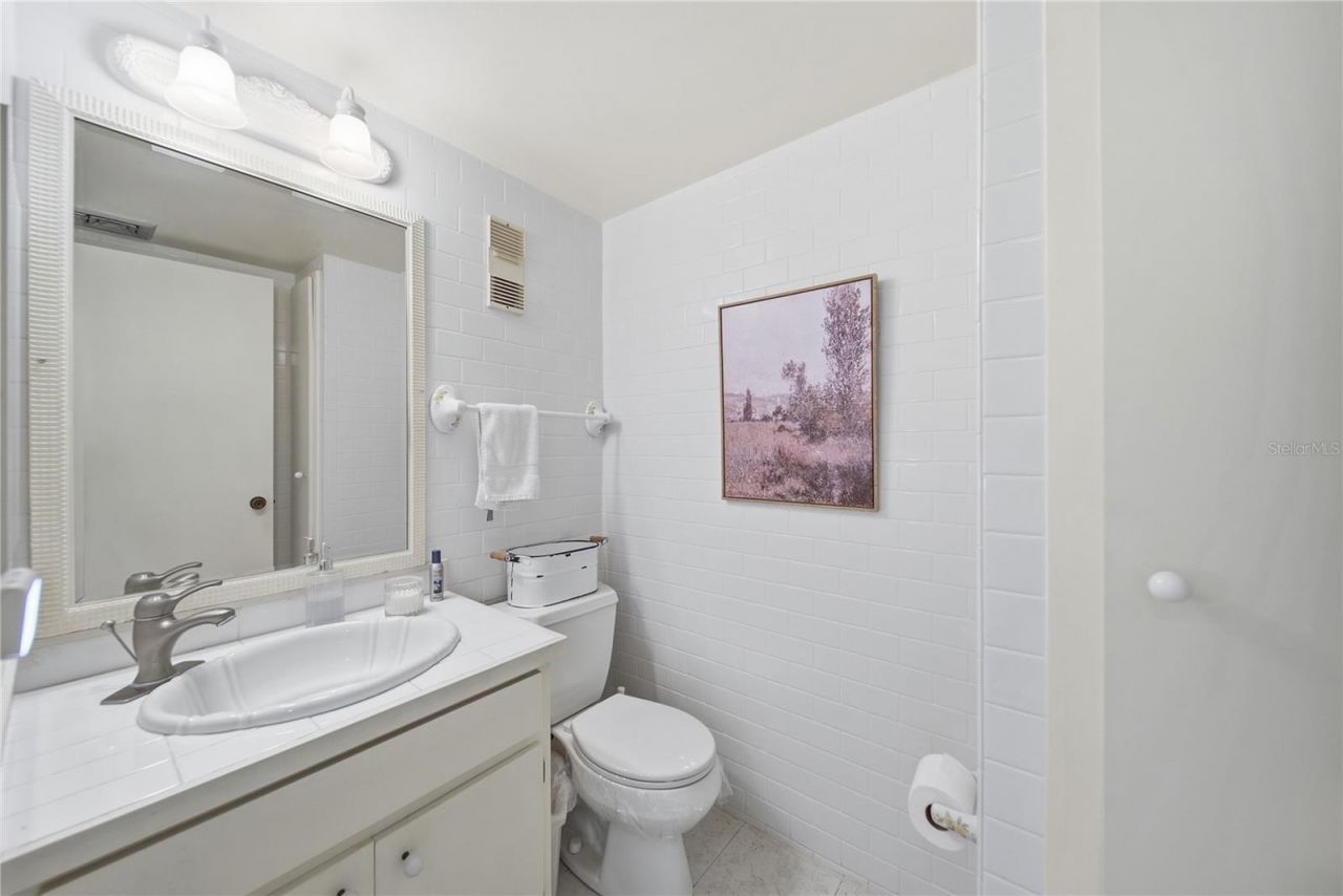 1 Key Capri, Unit 603W, Treasure Island, FL 33706 Photo