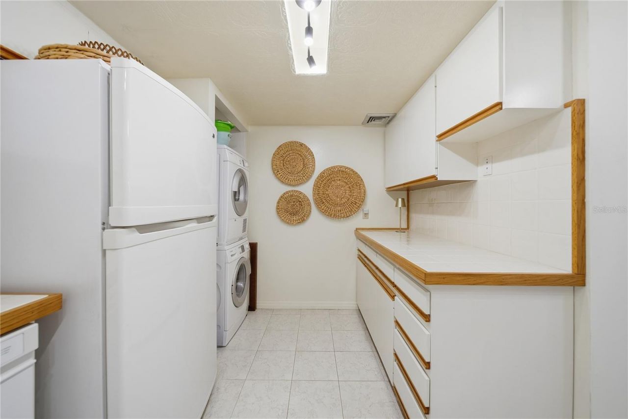 1 Key Capri, Unit 603W, Treasure Island, FL 33706 Photo