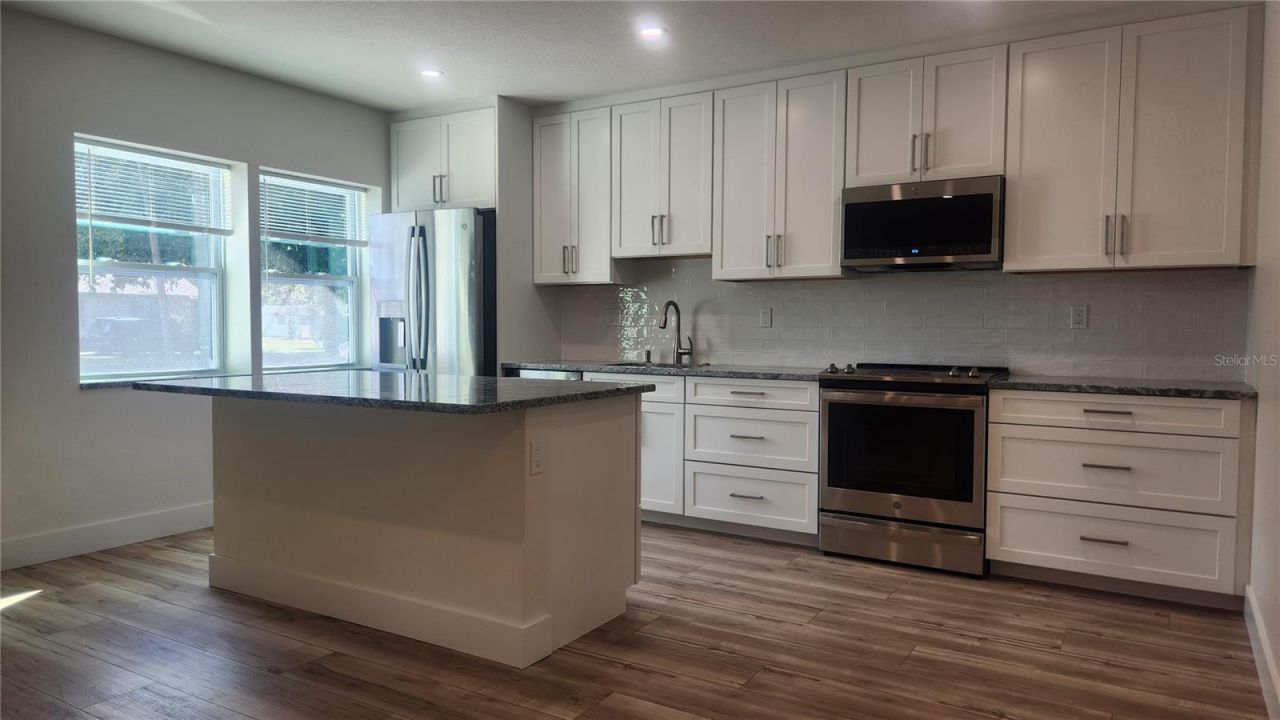 2117 5th Street, Unit Front Hous, Sarasota, FL 34237 Photo