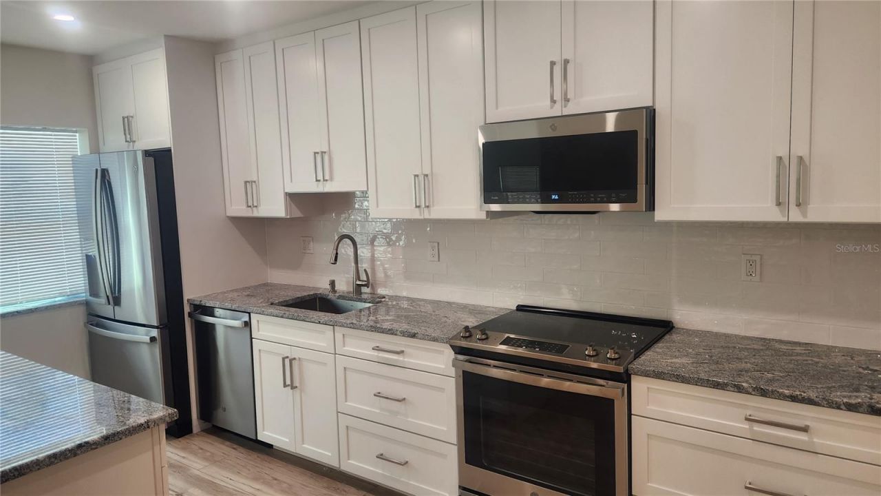 2117 5th Street, Unit Front Hous, Sarasota, FL 34237 Photo