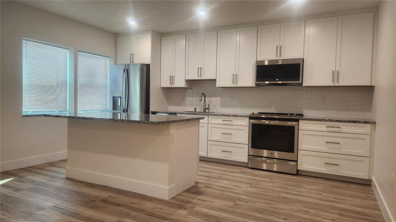 2117 5th Street, Unit Front Hous, Sarasota, FL 34237 Photo