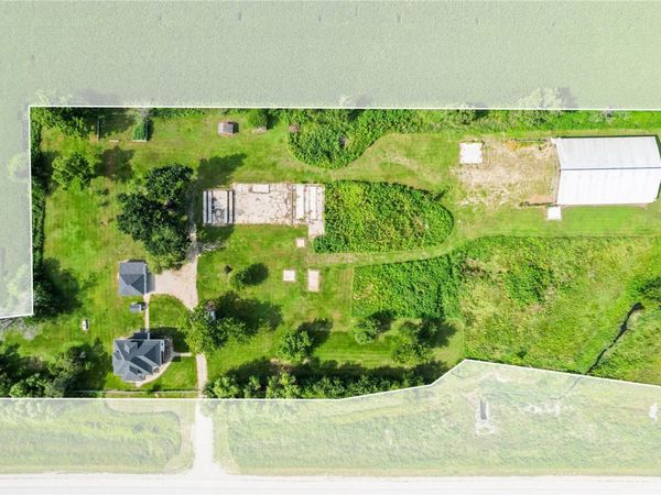 2253 73rd Street , Van Horne, IA 52346