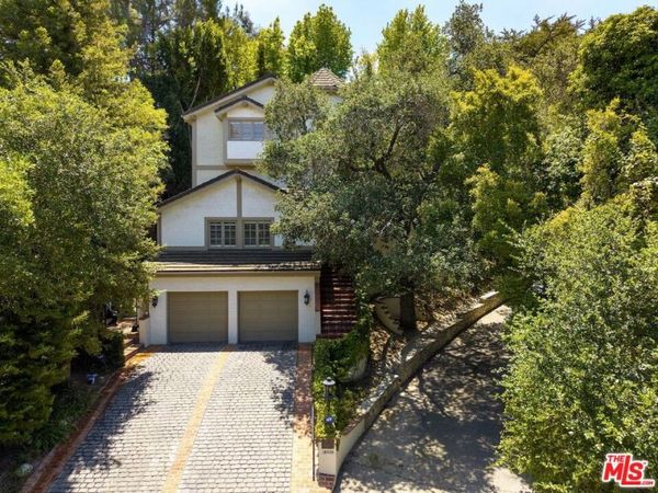 15938 Valley Vista Boulevard, Encino, CA 91436