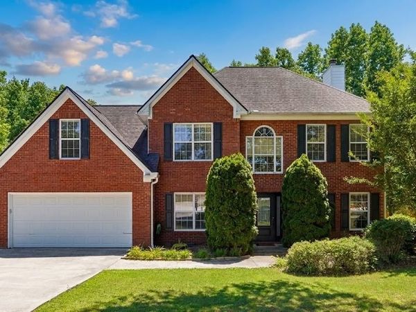 322 Lochmill Court , Loganville, GA 30052