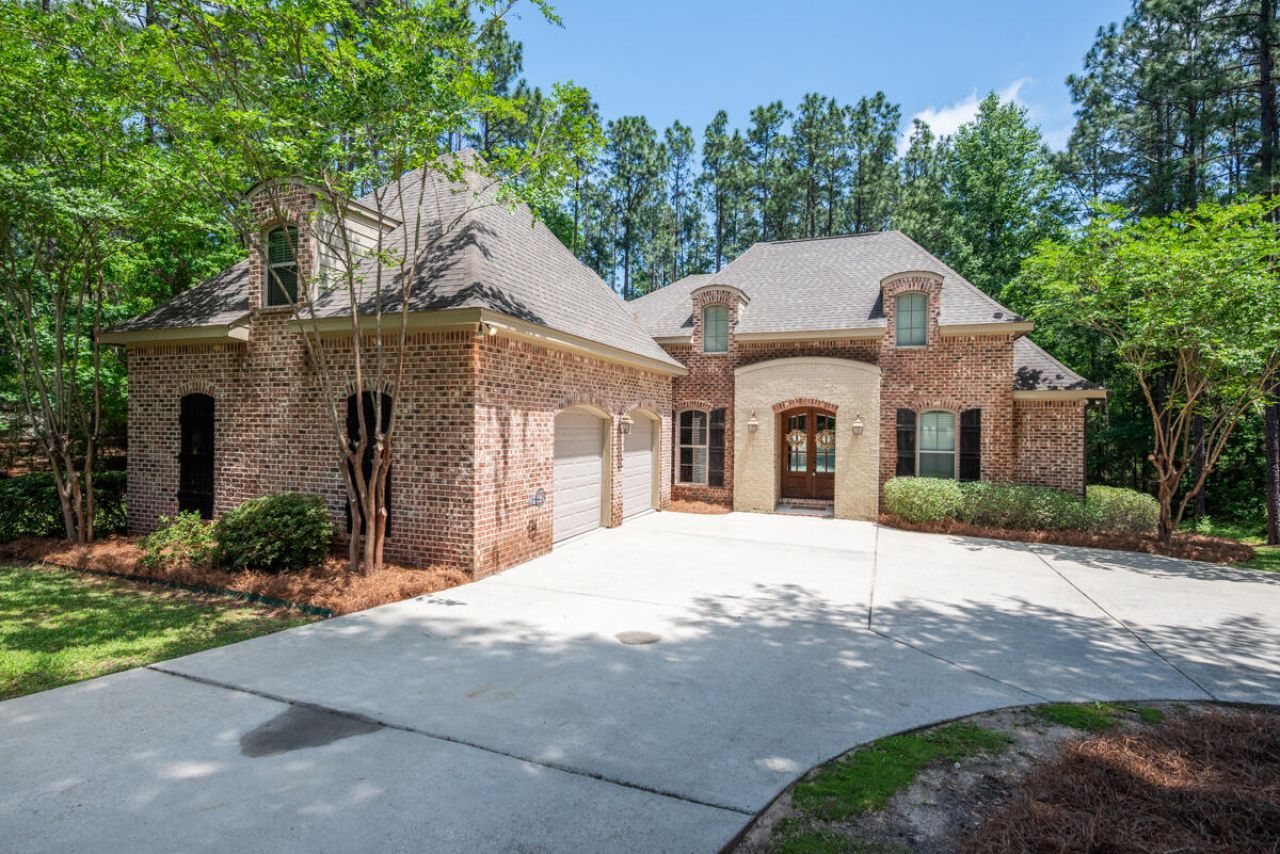8 Clermont Point, Hattiesburg, MS 39402 Main Photo