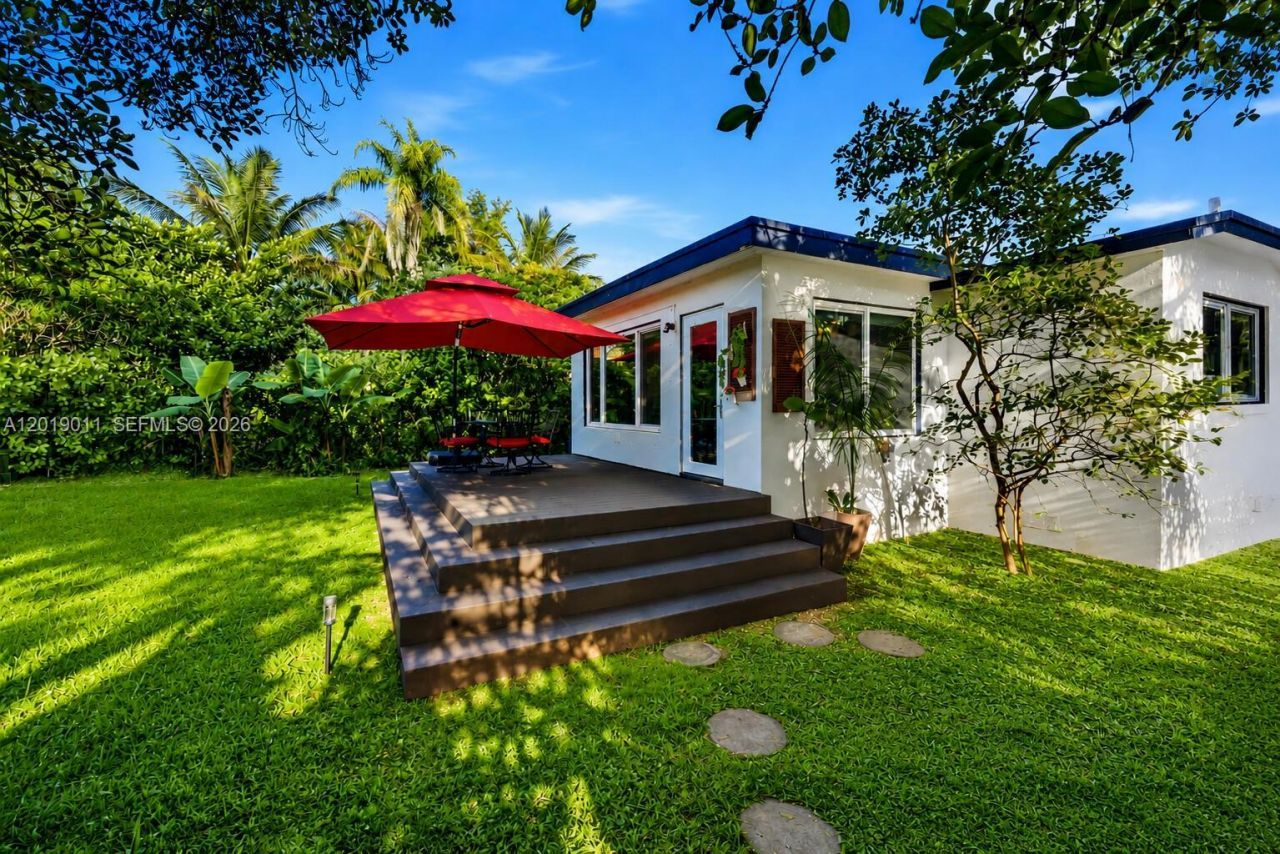 351 NE 117th St, Miami, FL 33161 Photo