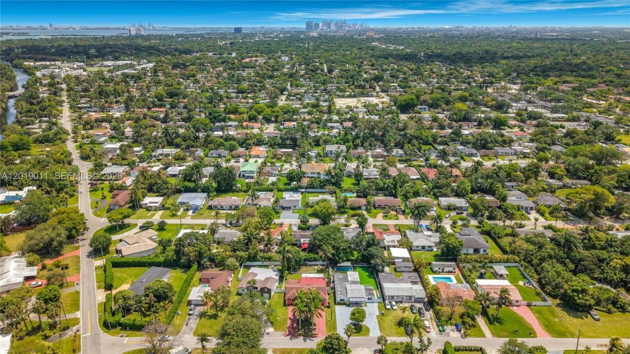 351 NE 117th St, Miami, FL 33161 Photo