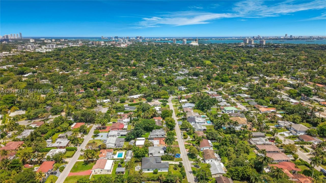 351 NE 117th St, Miami, FL 33161 Photo