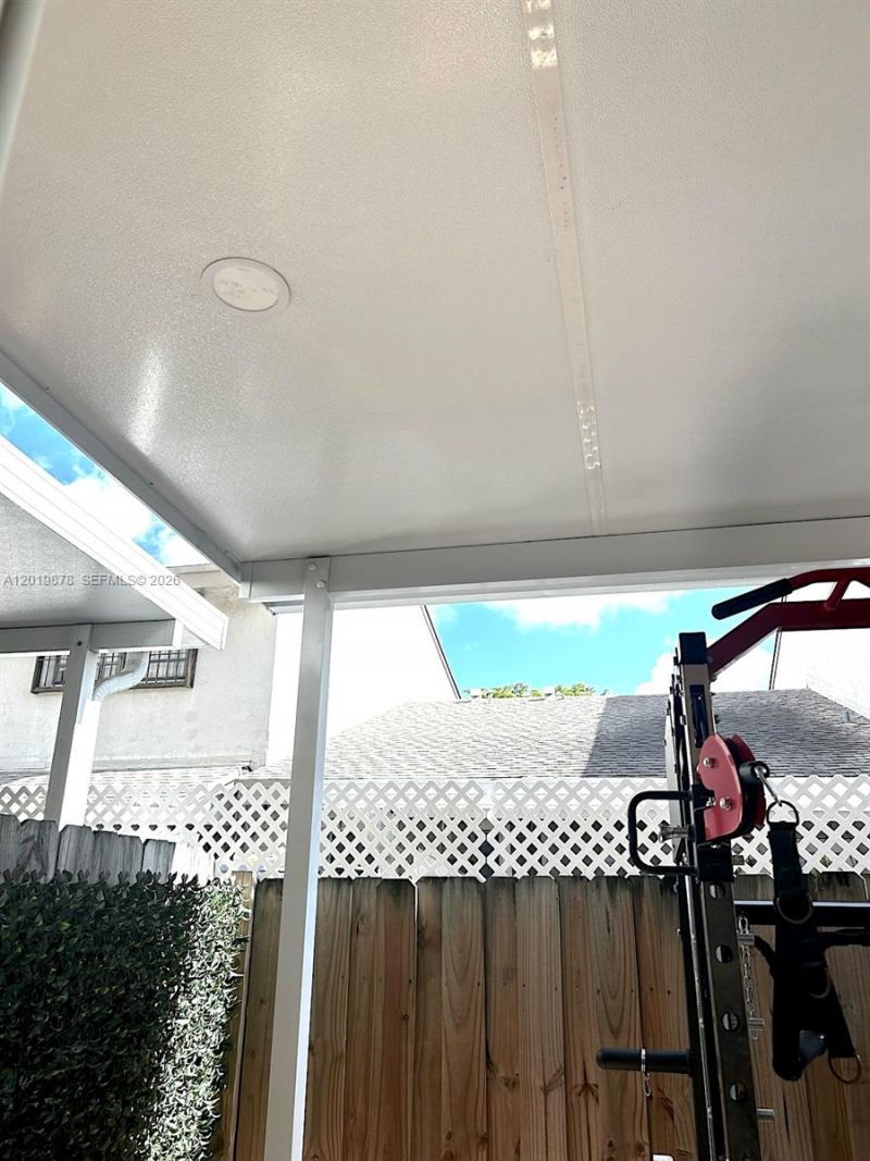 2407 W 52nd Pl, Unit 4-2, Hialeah, FL 33016 Photo