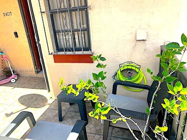 2407 W 52nd Pl, Unit 4-2, Hialeah, FL 33016 Photo