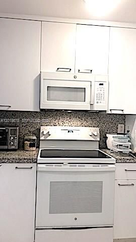 2407 W 52nd Pl, Unit 4-2, Hialeah, FL 33016 Photo