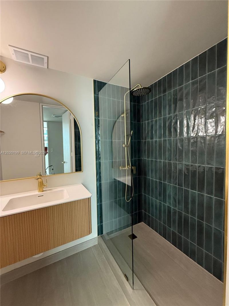 5055 Collins Ave, Unit 6F, Miami Beach, FL 33140 Photo