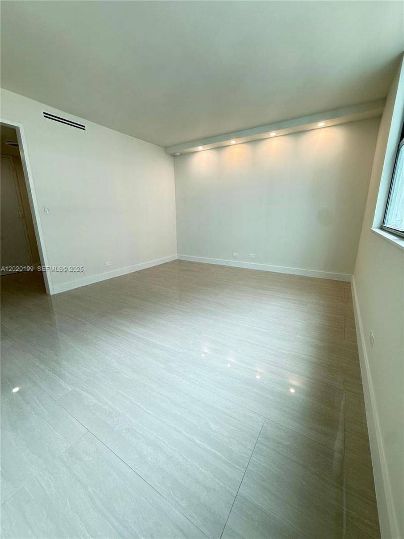 5055 Collins Ave, Unit 6F, Miami Beach, FL 33140 Photo