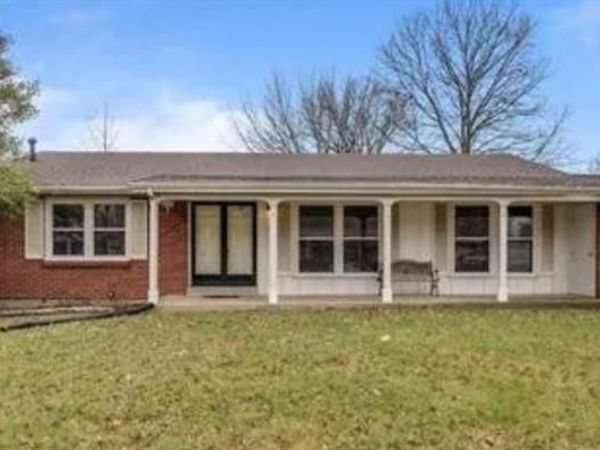 11874 Beckett Fall Road , St Louis, MO 63033
