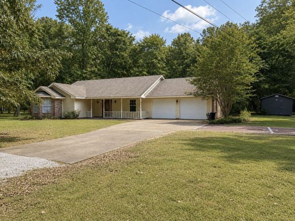325 Wolfe, Columbus, MS 39705