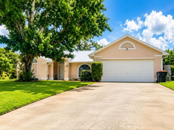 4890 48th Avenue, Vero Beach, FL 32967