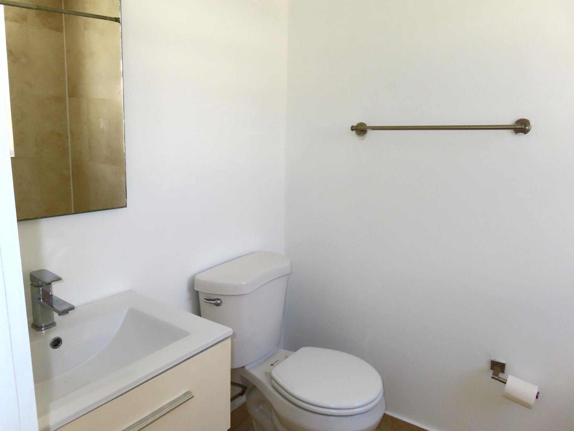 605 Euclid Avenue, Unit 202, Miami Beach, FL 33139 Photo