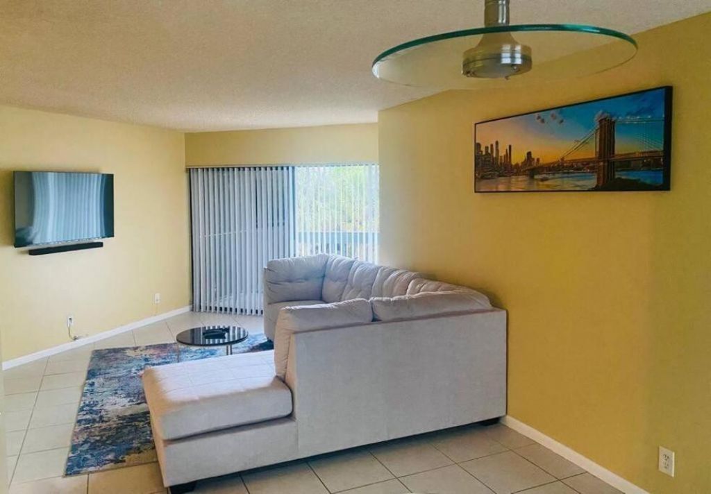 2000 N Congress N, Unit 302, West Palm Beach, FL 33401 Photo