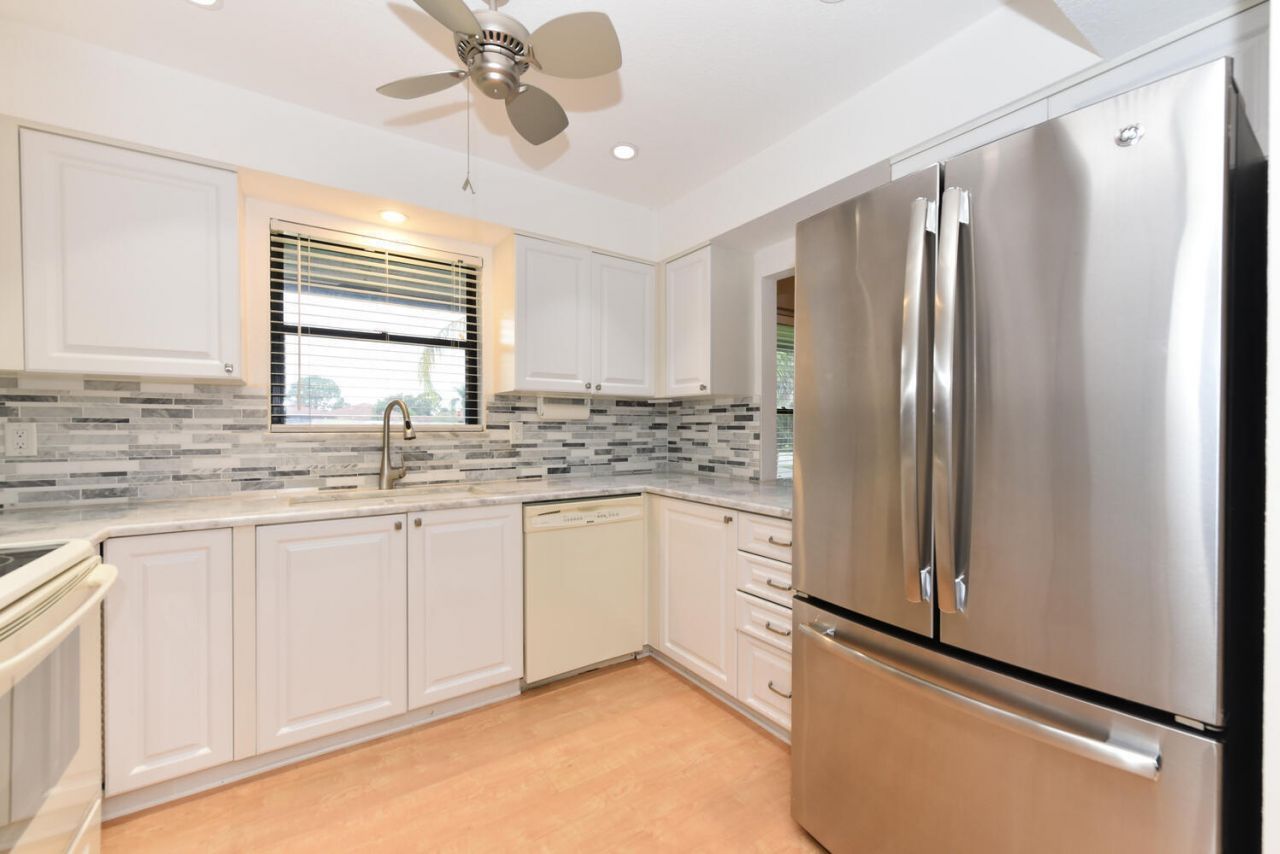390 SW South River Drive, Unit 202, Stuart, FL 34997 Photo