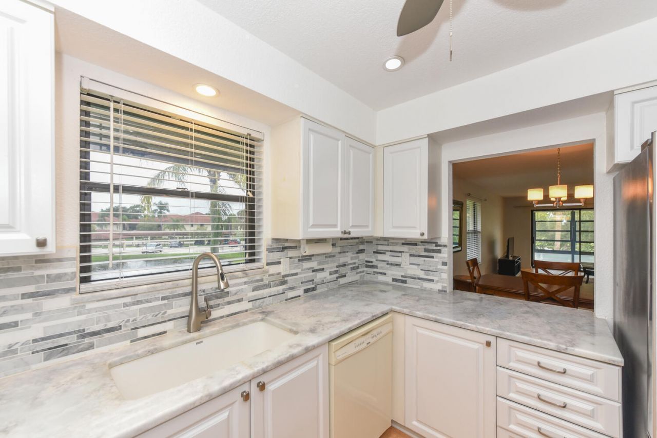 390 SW South River Drive, Unit 202, Stuart, FL 34997 Photo