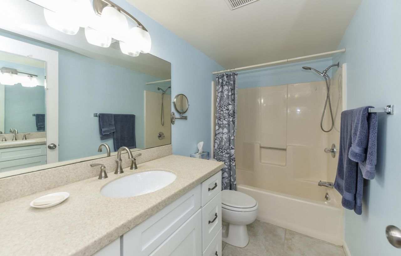390 SW South River Drive, Unit 202, Stuart, FL 34997 Photo