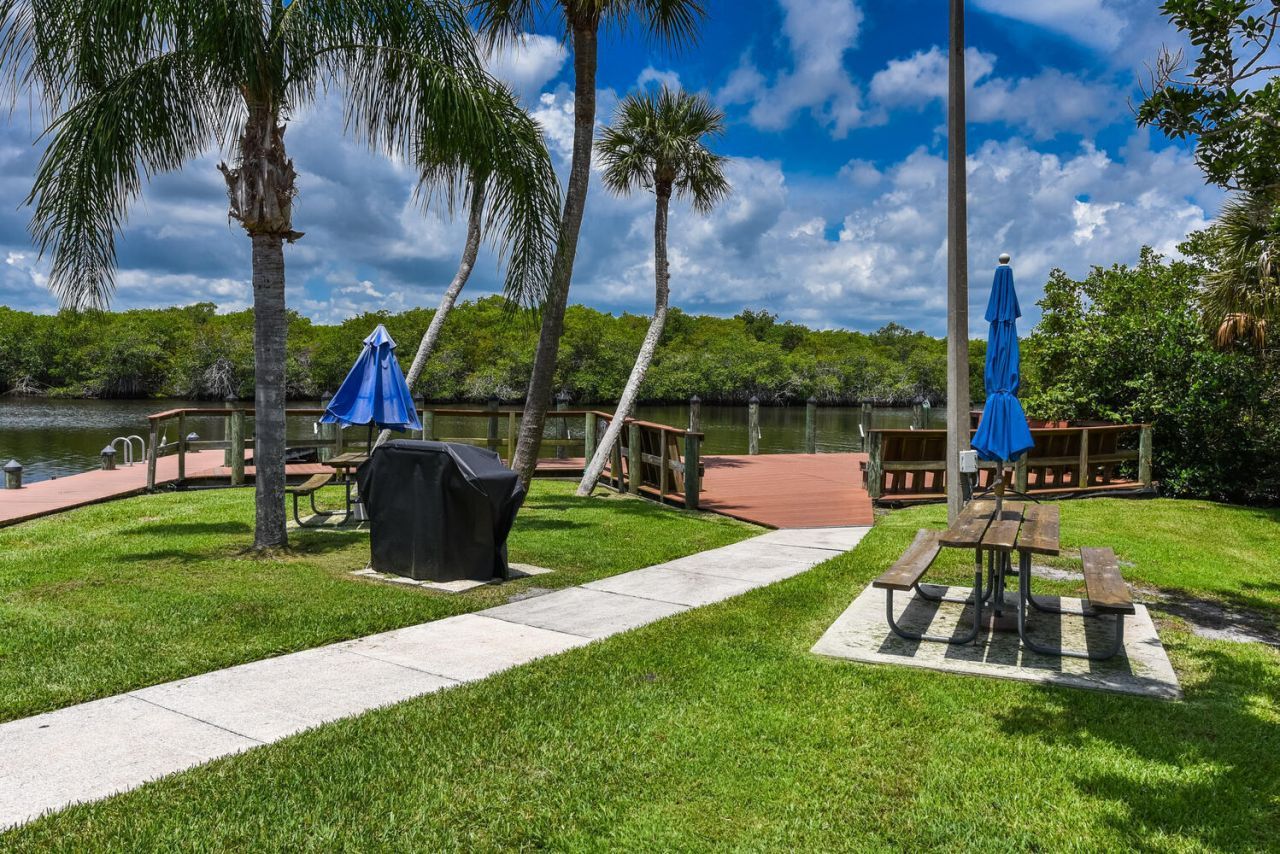 390 SW South River Drive, Unit 202, Stuart, FL 34997 Photo