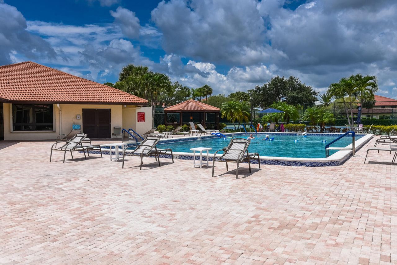 390 SW South River Drive, Unit 202, Stuart, FL 34997 Photo